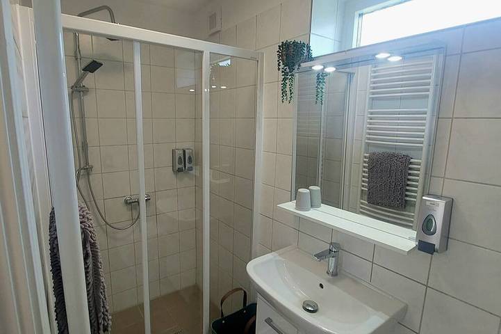 Ganze Wohnung, Serenity Cozy 1-bedroom apartment with Ac and Wifi in tranquil Bük in Bük, Komitat Eisenburg
