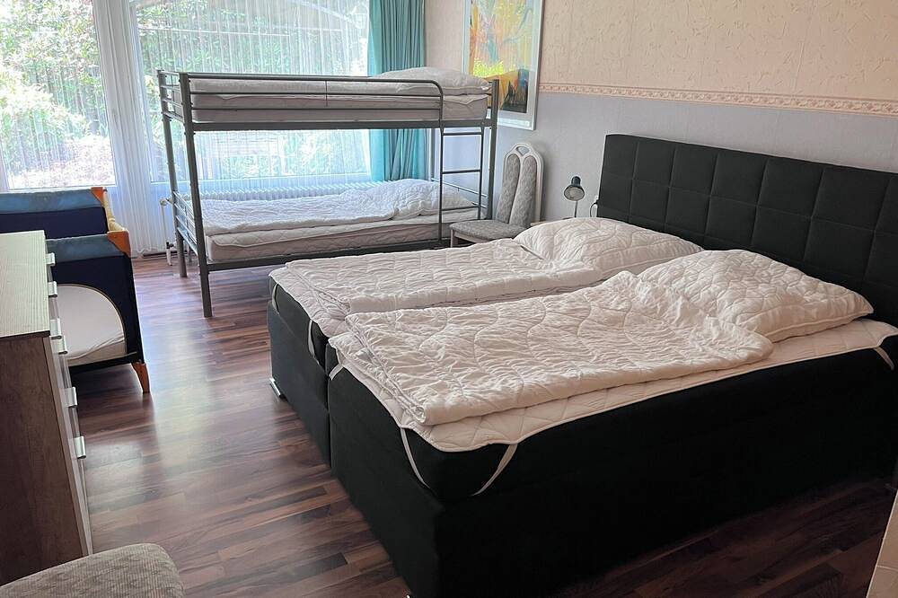 Großes Gruppenhaus mit neun Schlafzimmer und sechs Badezimmer im Südharz in Bad Sachsa, Harzvorland