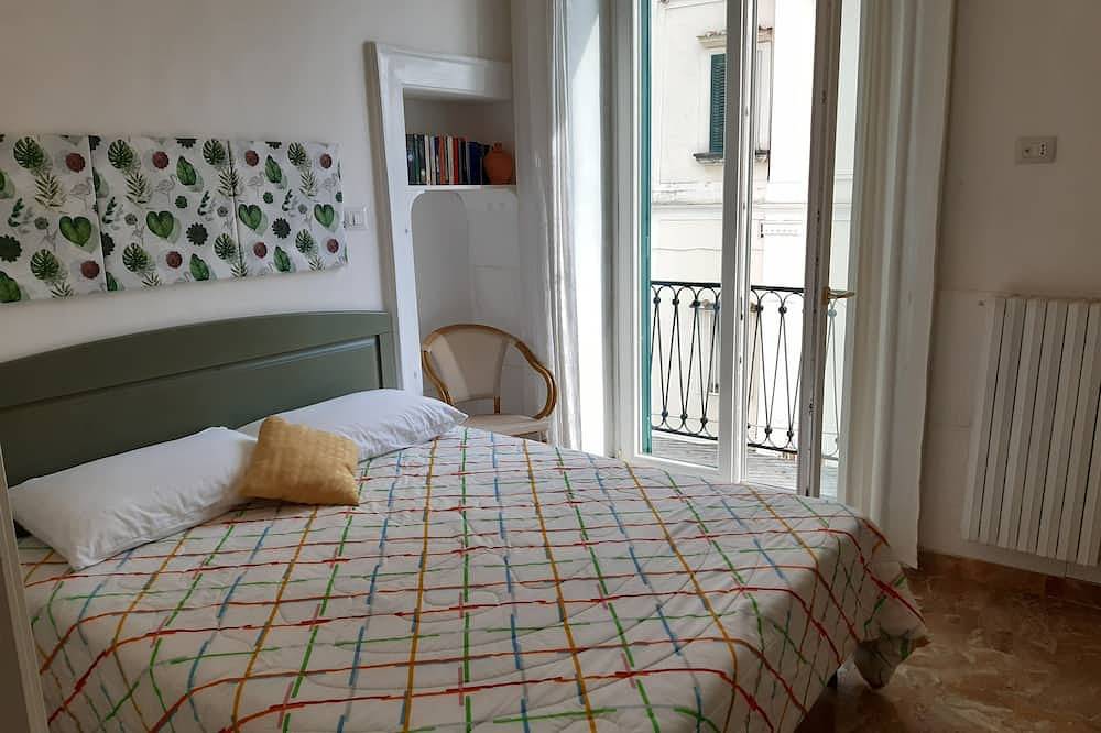 Apartamento entero, Casa Sebastian - with large seaview-terrace, only a few steps from the beach in Vietri sul Mare, Costa Amalfitana