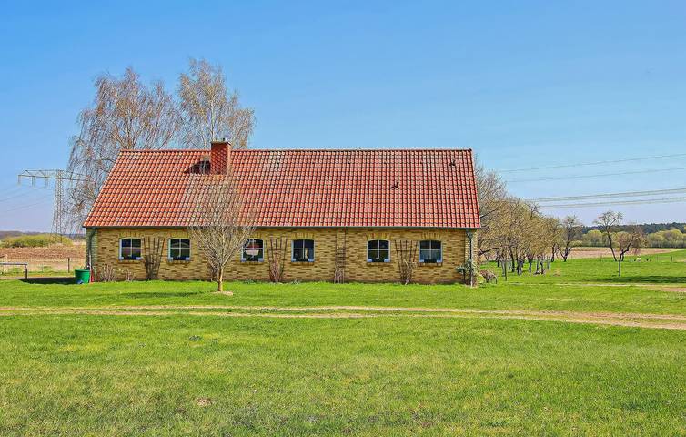 Ganze Ferienwohnung, Rückzugsort am Fluss: Gemütliches Apartment mit Parkplatz & WiFi in Dobbertin, Ludwigslust-Parchim