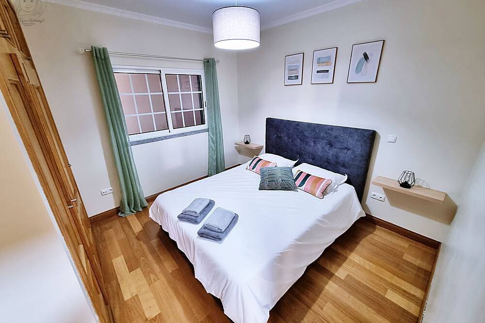 Ganze Wohnung, Dª Xica Holidays, from the sea to the mountains: Golf, beach, swimming pools and aquapark just 5 minutes away. in Santa Cruz (Madeira), Madeira