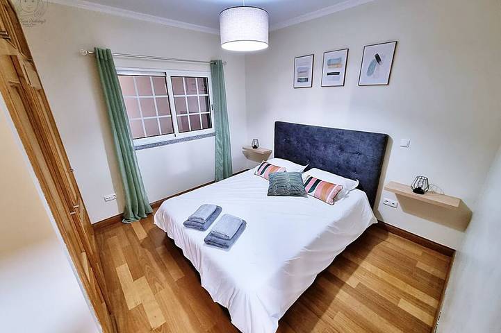 Ganze Wohnung, Dª Xica Holidays, from the sea to the mountains: Golf, beach, swimming pools and aquapark just 5 minutes away. in Santa Cruz (Madeira), Madeira