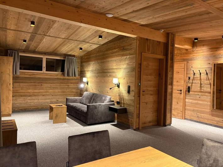 Ferienwohnung für 6 Personen, mit Garten und Ausblick in Oberperfuss