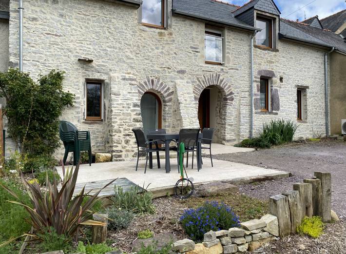 Gîte pour 8 personnes, avec terrasse et jardin