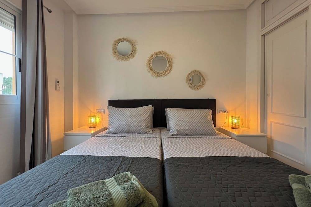 Entire apartment, Sunshine Apartment in the Heart of Villamartin, Costa Blanca. in Villamartín (Orihuela), Orihuela
