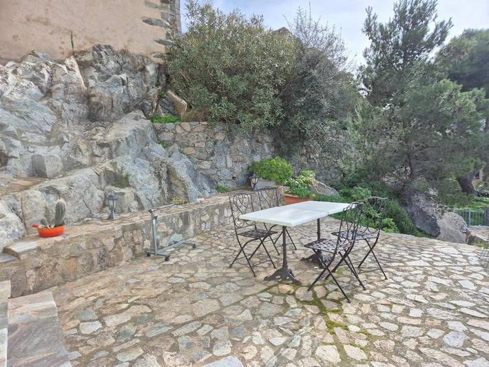 Location de vacances pour 5 personnes, avec vue et terrasse à Sant'Antonino - 2