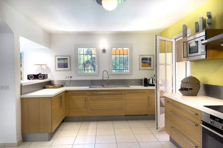 Location de vacances pour 8 personnes, avec jardin et piscine, adapté aux familles à Mallemort - 2