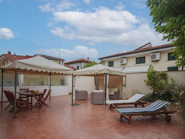Rosa in Lido di Camaiore, Camaiore