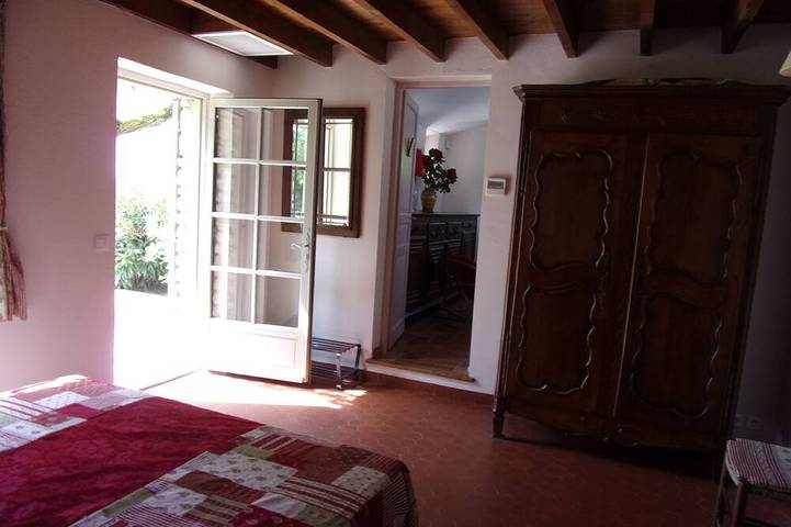 Gîte pour 2 personnes, avec jacuzzi ainsi que terrasse et jardin à Gordes - 4