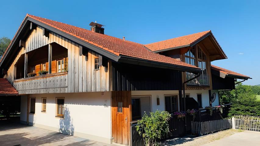 Ferienwohnung für 4 Personen, mit Balkon im Tölzer Land