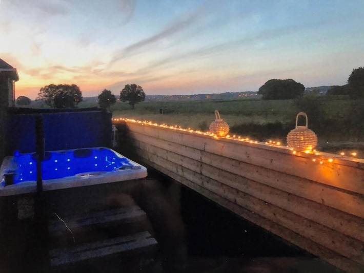 Ferienhaus für 4 Personen, mit Sauna und Balkon sowie Whirlpool
