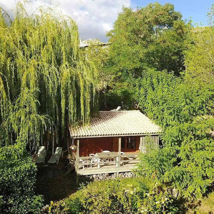 Chalet pour 4 personnes, avec terrasse ainsi que vue et piscine en Ardèche - 2