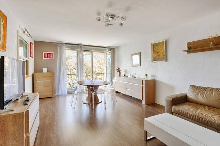 Gîte pour 6 personnes, avec balcon dans La Plaine Saint-Denis