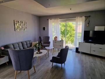 Gîte pour 4 personnes, avec terrasse ainsi que vue et piscine à Ladoix-Serrigny