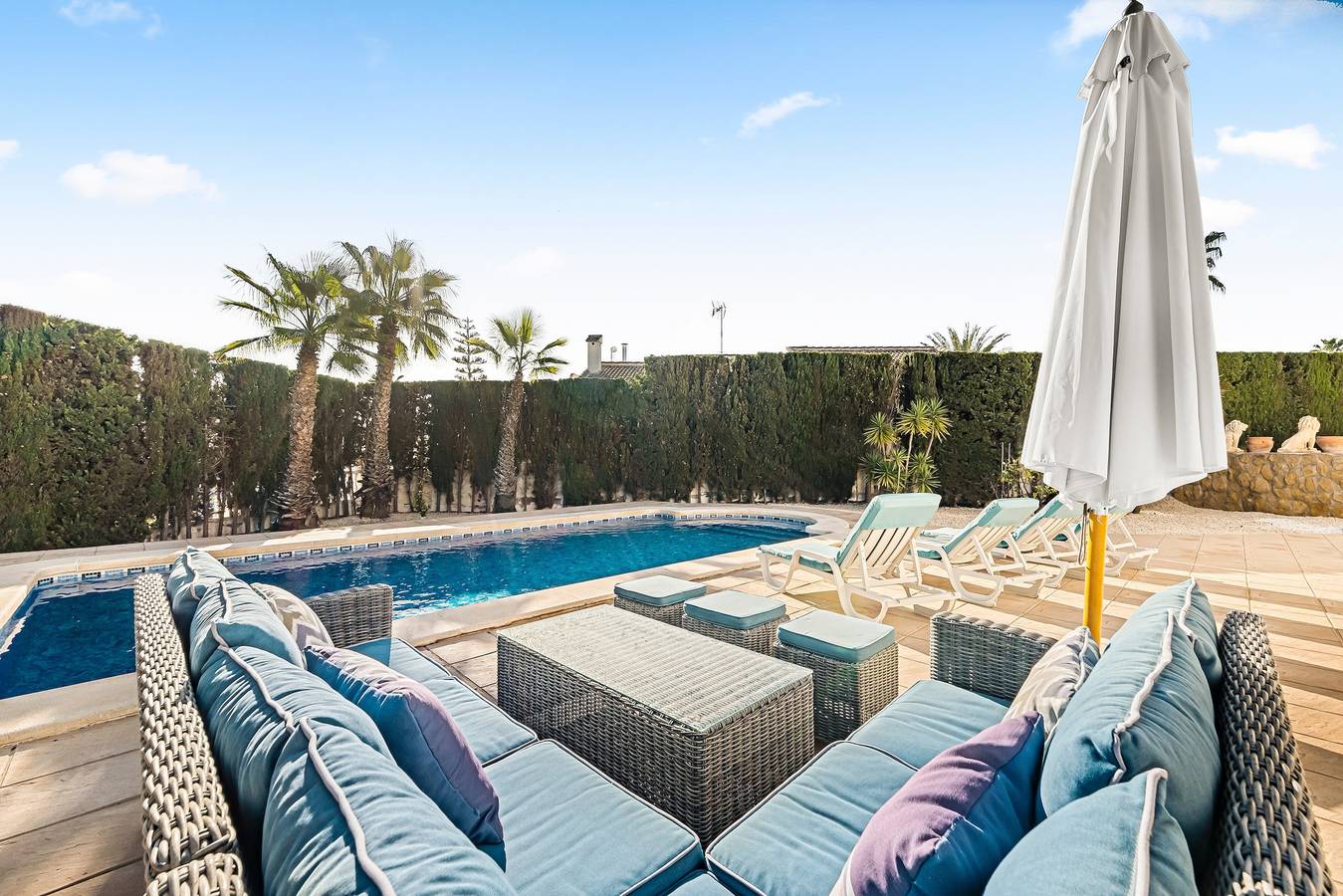 Villa avec piscine privée, jardin, climatisation et Wi-Fi in Rojales, Costa Blanca