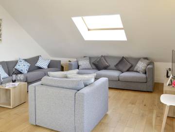 Holiday Rental for 9 People in Perranporth, Cornwall, Photo 3