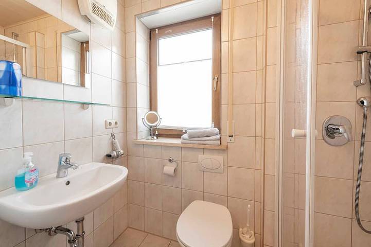 Ferienwohnung für 4 Personen, mit Garten und Sauna in Heiligenstadt