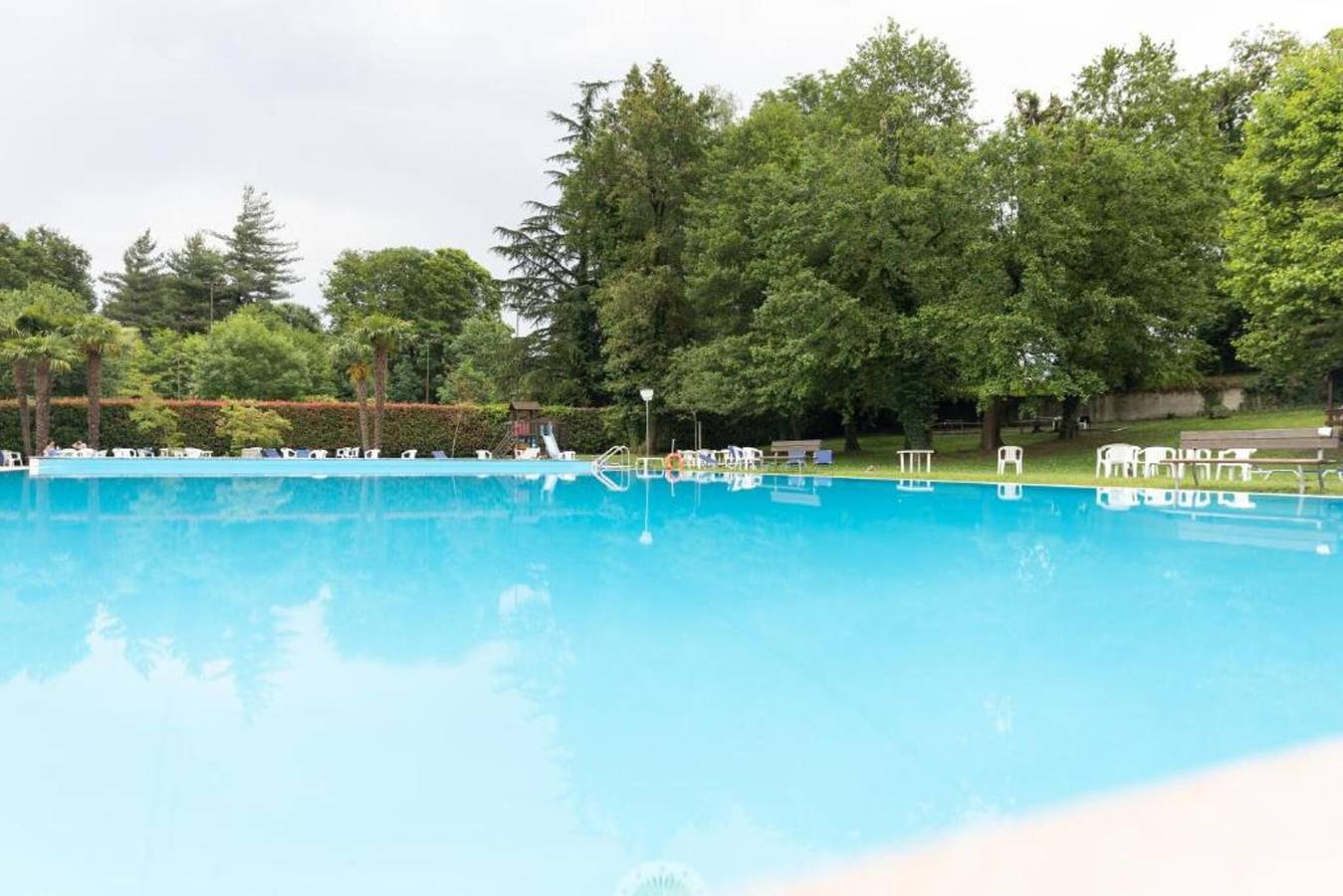 Entire apartment, Nice Lake View Apartment with Outdoor Pool in Ispra, Comune di Ispra