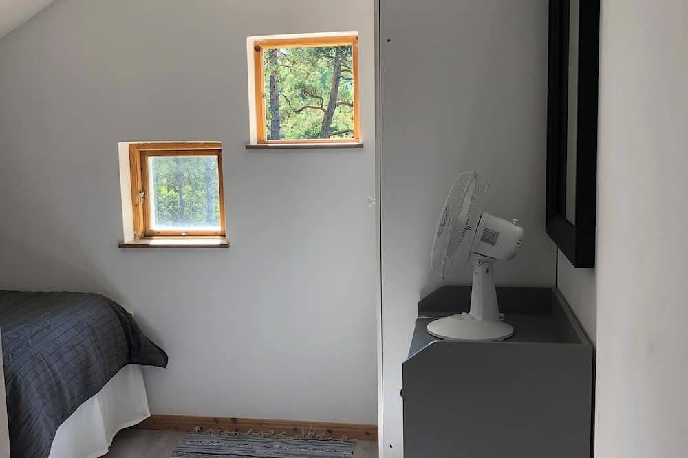 Family friendly house nestled in greenary with lake and sea as neighbor in Ingarö