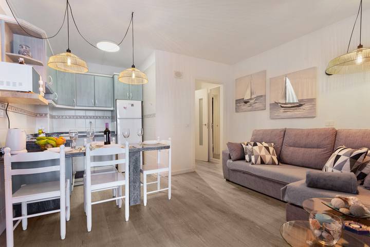Apartamento entero, Vacaciones 'Milailea' con vistas al mar y Wi-Fi in Mesa del Mar, Tacoronte
