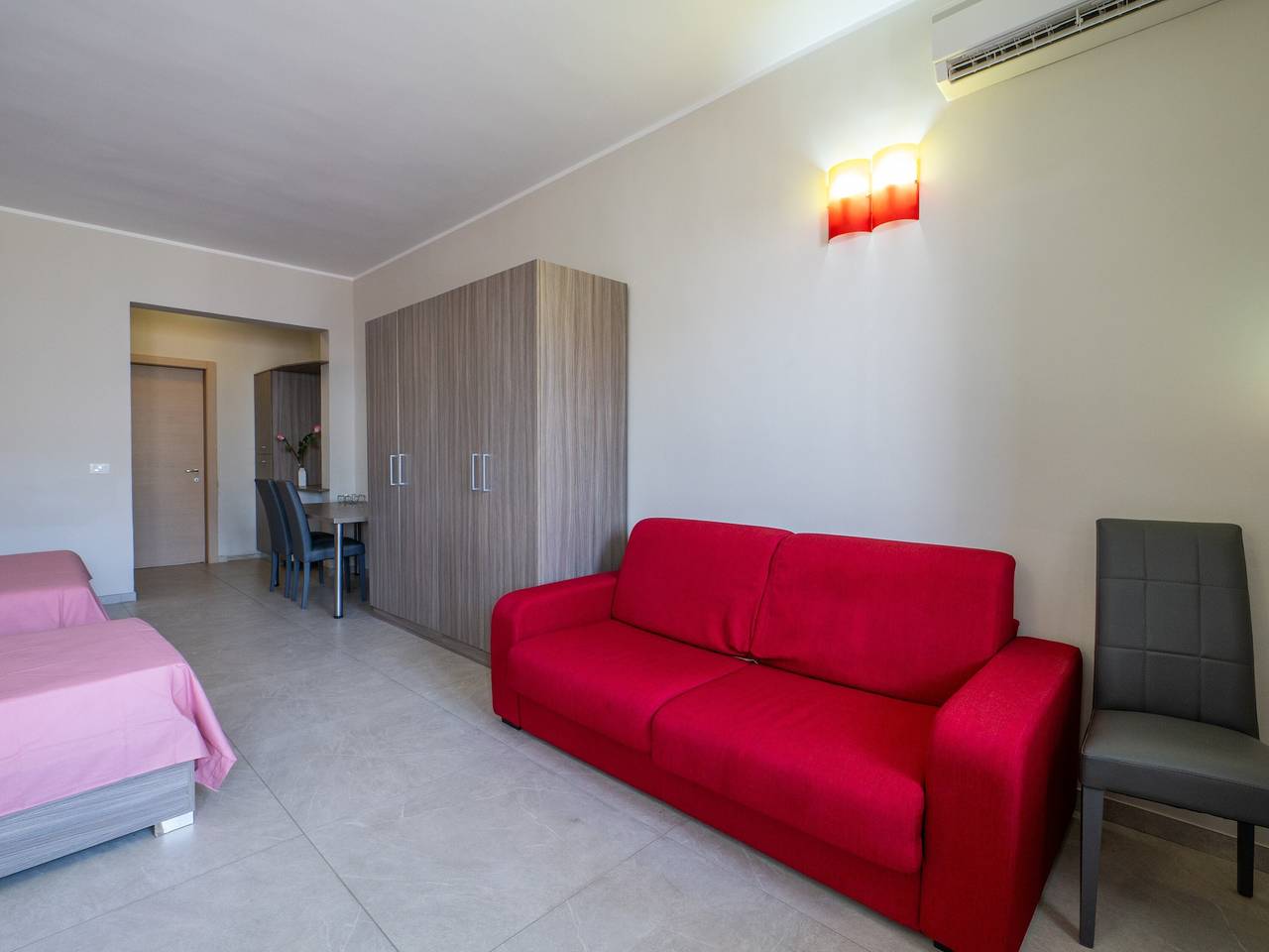 Appartamento intero, Appartamento 'Monolocale Petraroli Esterno' con Giardino in Comune, Balcone e Aria Condizionata in Porto Cesareo, Golfo di Taranto