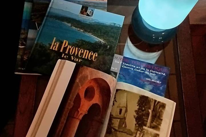 Appartement entier, Gîte Amethyste dans villa á la campagne Centre Var in Le Luc, Région de Draguignan