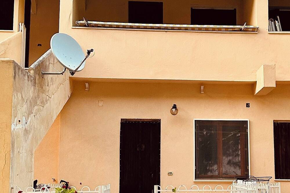 Ganze Wohnung, Casa Miramar - Ruhiges Apartment im grünen mit Terrasse und Meerblick in San Lucido, Tyrrhenische Küste Kalabrien