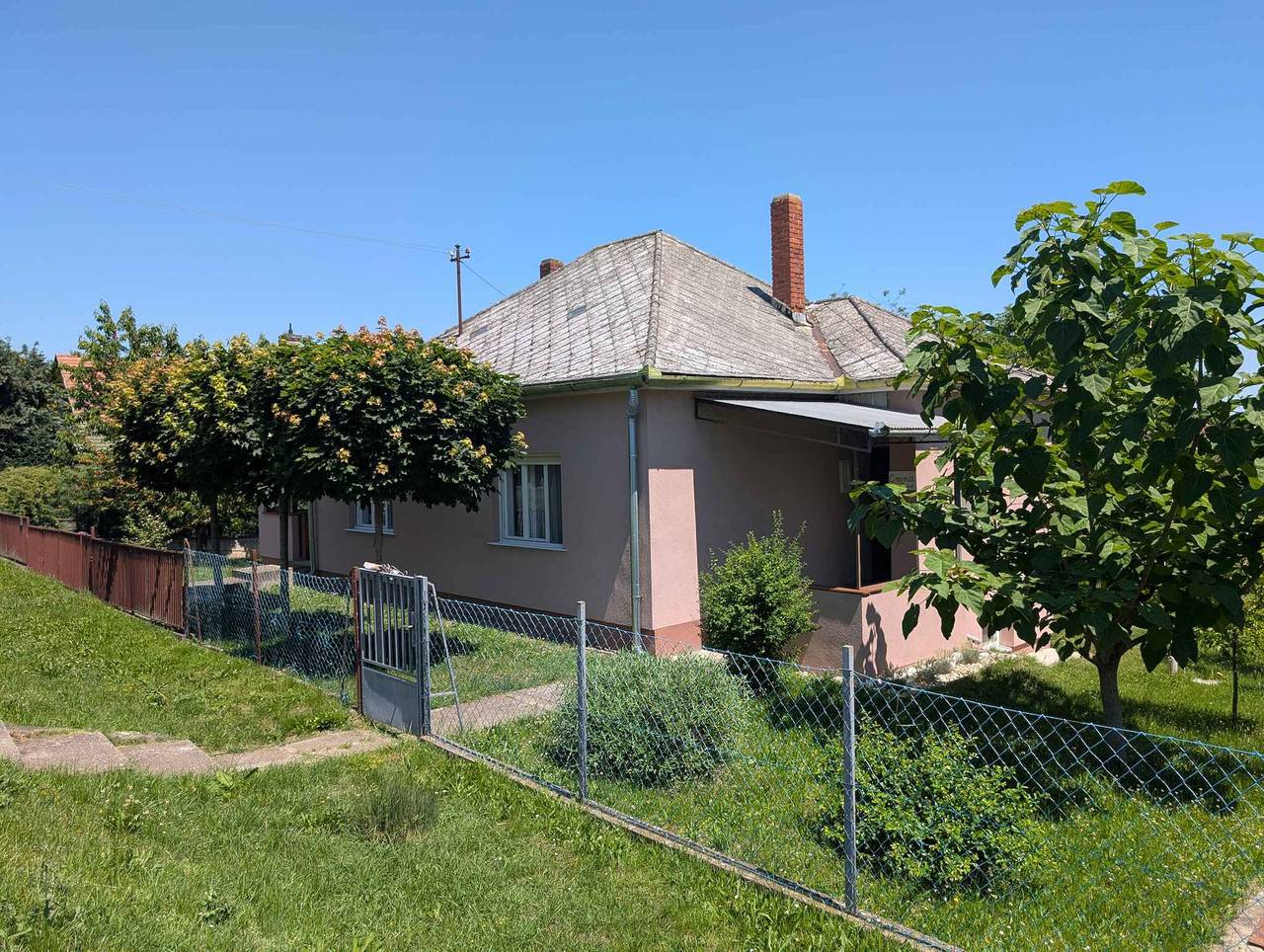 Ferienhaus mit Terrasse und großem Garten  in Fonjod, Plattensee Südufer