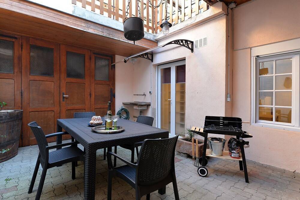 Entire apartment, Apartment-Superior-Ensuite with Shower in Ribeauvillé, Parc naturel régional des Ballons des Vosges