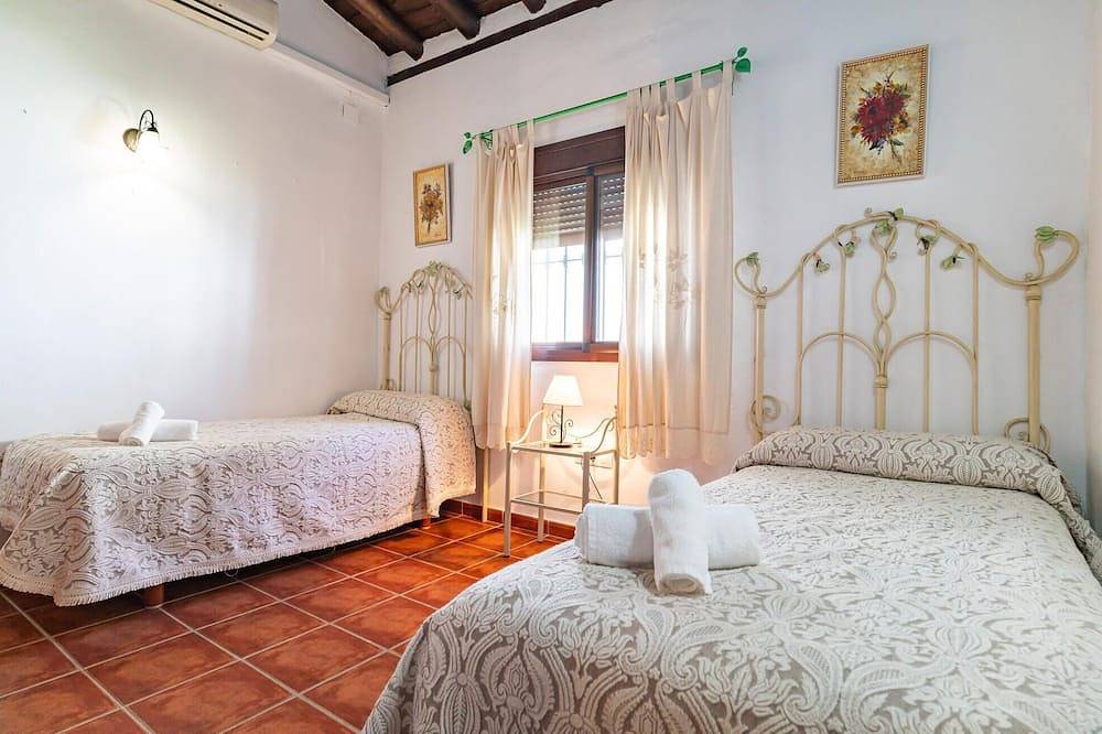 Pet friendly home in Guillena in Guillena, Sierra Morena