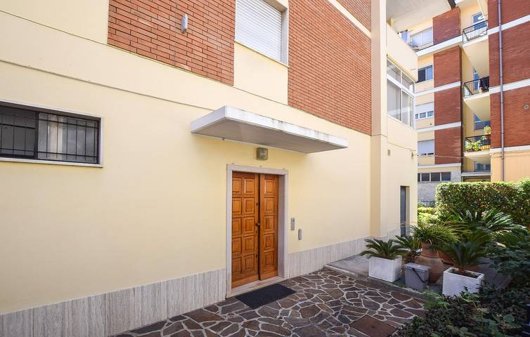 Ganze Ferienwohnung, Gemütliche Strandwohnung mit Terrasse und Kamin in Alba Adriatica, Adriaküste Abruzzen