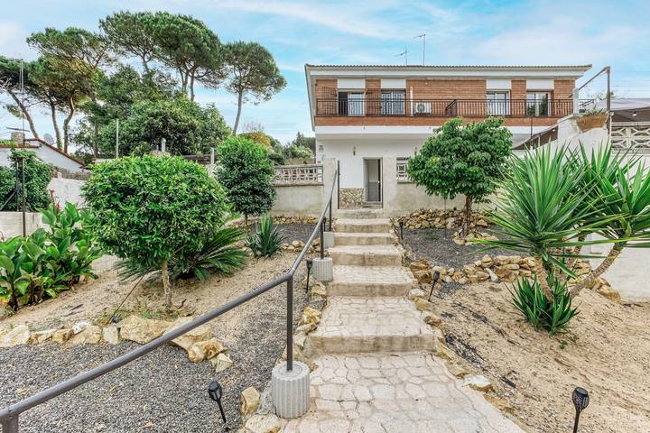 Maison de vacances 'Casa Piscina - 10km Lloret De Mar' avec piscine et climatisation in Maçanet de la Selva, Costa Brava