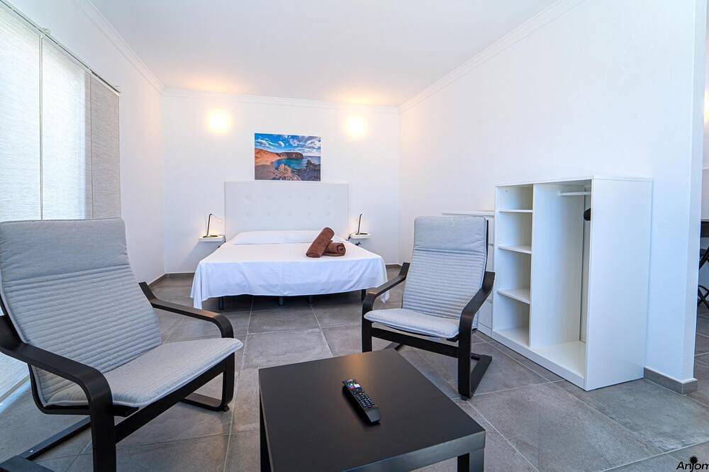 Apartamento entero, Apartamento luminoso cama matrimonio king size, vistas montaña y balcón in Tahiche, Teguise