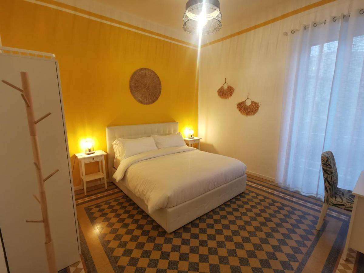 Gialla Ridi Che Ti Passa in Alassio, Riviera di Ponente