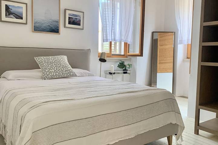 Designer House, Epic Pool, A+ Location Overlooking Stari Grad Old Town in Stari Grad, Hvar