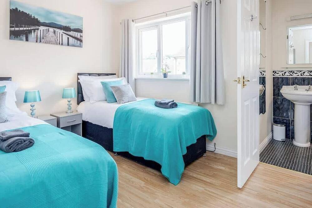 Contractors Home 3 Bed 2.5 Bath | Parking | Wifi in Luton, Chiltern Hills