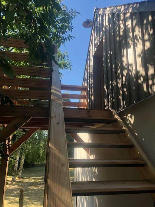 Location de vacances pour 2 personnes, avec Balcon et Terrasse ainsi que Jardin et Piscine à Pluneret