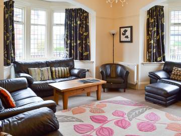 Holiday Rental for 14 People in Filey, North Yorkshire, Photo 1