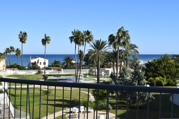 Vakantieappartement voor 4 personen, with tuin and kinderzwembad as well as terras, kindvriendelijk in Dénia