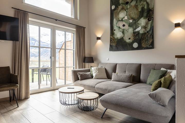 Ferienhaus für 10 Personen, mit Balkon und Sauna sowie Seeblick, kinderfreundlich in Uttendorf