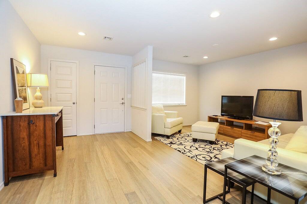 Schritte zur im Stadtzentrum gelegenen Bentonville Ii in Bentonville, Ozark Mountains