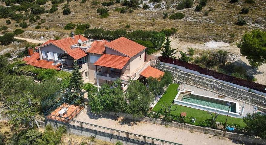 Villa pour 8 personnes, avec jardin ainsi que vue et piscine, animaux acceptés à Šibenik - 2