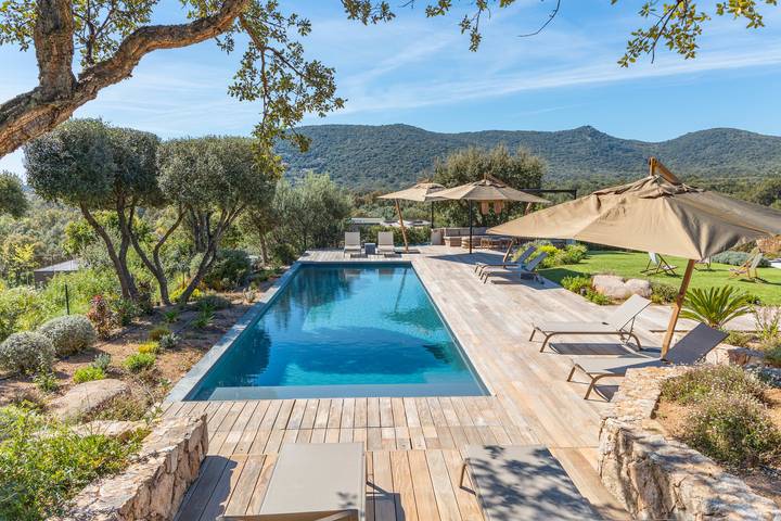 Location de vacances pour 12 personnes, avec piscine ainsi que jardin et terrasse, adapté aux familles dans Pinarellu - 3