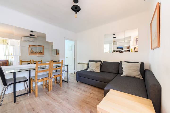 Apartamento entero, M Amplio piso 2 dormitorios en La Latina in Madrid, Área Metropolitana de Madrid