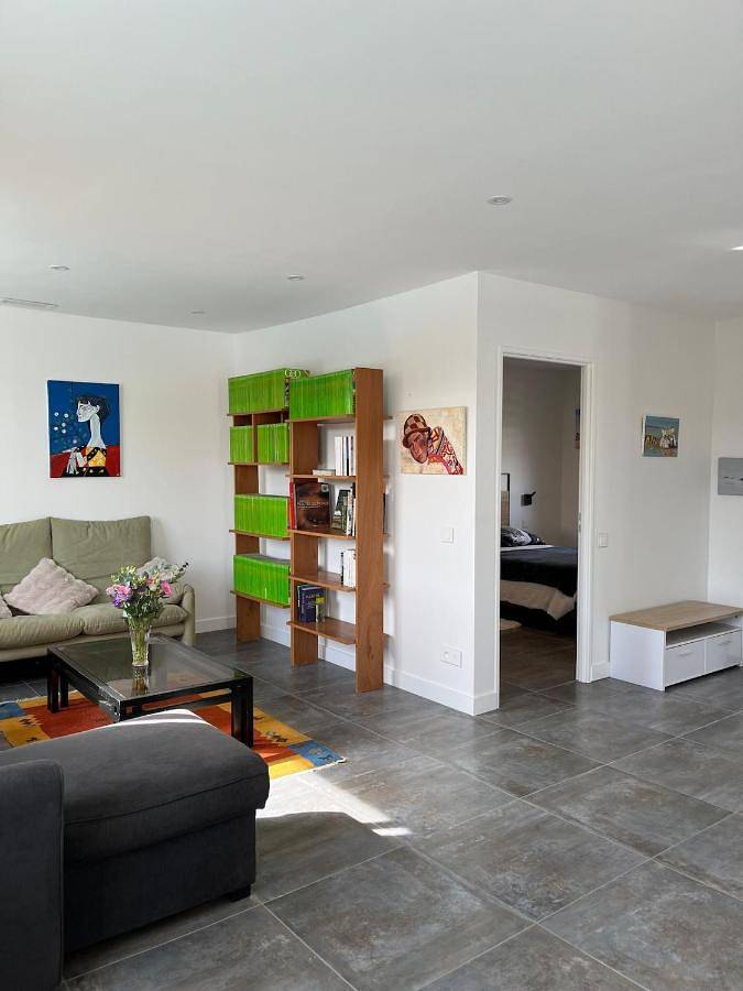 Location de vacances pour 4 personnes, avec piscine ainsi que vue et terrasse à Veyre-Monton - 2