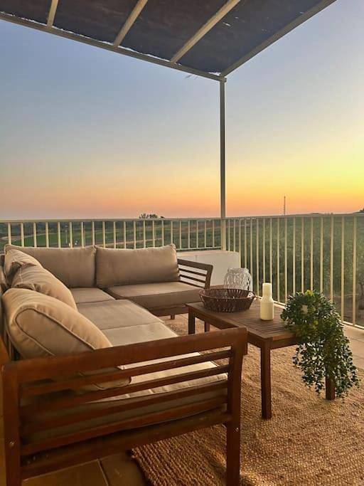 Apartamento para 6 personas, con jardín además de vistas y piscina, Se admiten mascotas en Almodóvar del Río