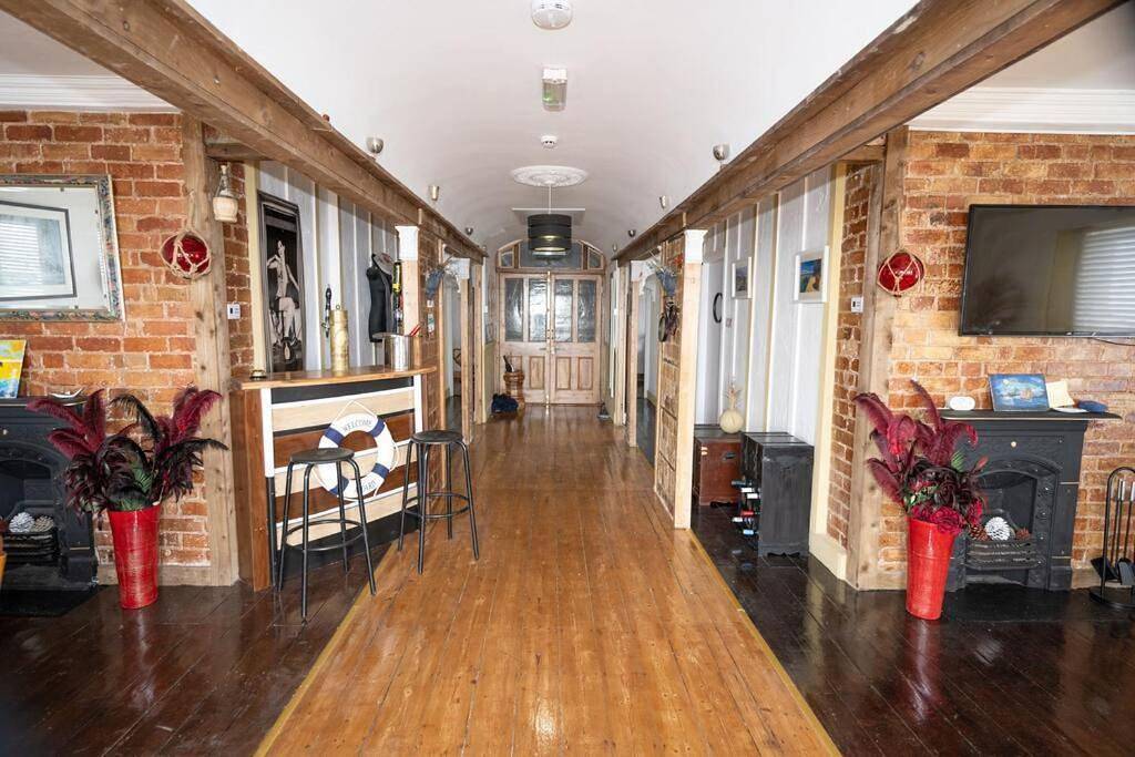 Apartamento vacacional entero, Sleeps 6 - 100mfrombeach - Ocean View Balcony in Youghal, Munster