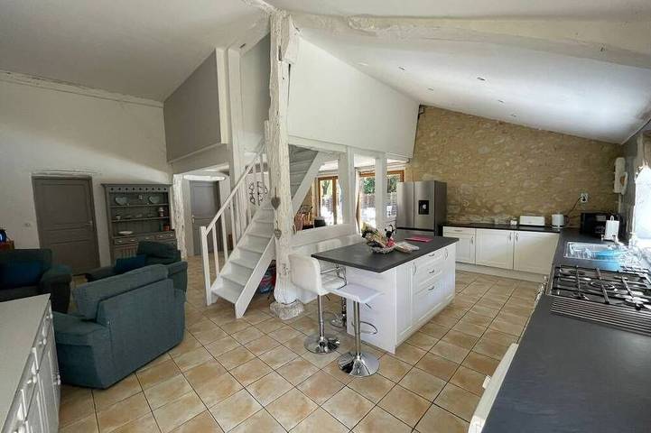 Gîte pour 12 personnes, avec piscine et jardin à Sérignac-Péboudou - 2