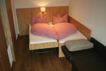 Vacation Apartment for 5 Guests in Bad Wiessee, Alpine Region of Tegernsee and Schliersee, Picture 1