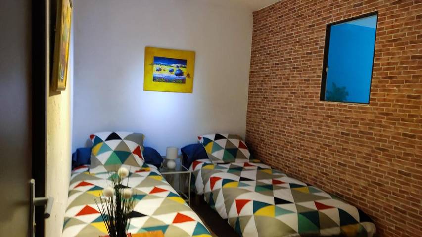 Location de vacances pour 4 personnes, avec vue et jardin à Dagneux - 3